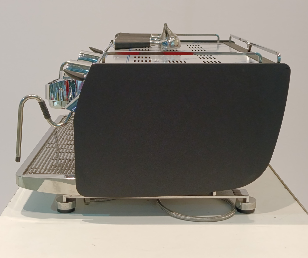 Кофемашина рожковая VICTORIA ARDUINO MAVERICK GRAVIMETRIC VOLUMETRIC T3 GR2 220V MATTE BLACK COLOR