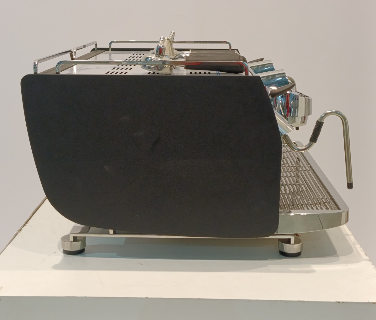 Кофемашина рожковая VICTORIA ARDUINO MAVERICK GRAVIMETRIC VOLUMETRIC T3 GR2 220V MATTE BLACK COLOR
